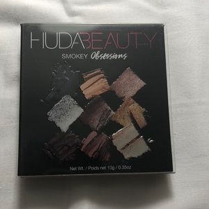 Huda Beauty Smokey Obsessions Palette